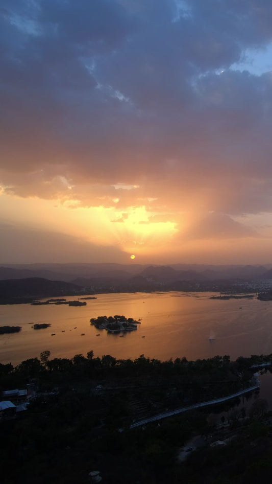 Udaipur Royal Escape – Lake City Experience